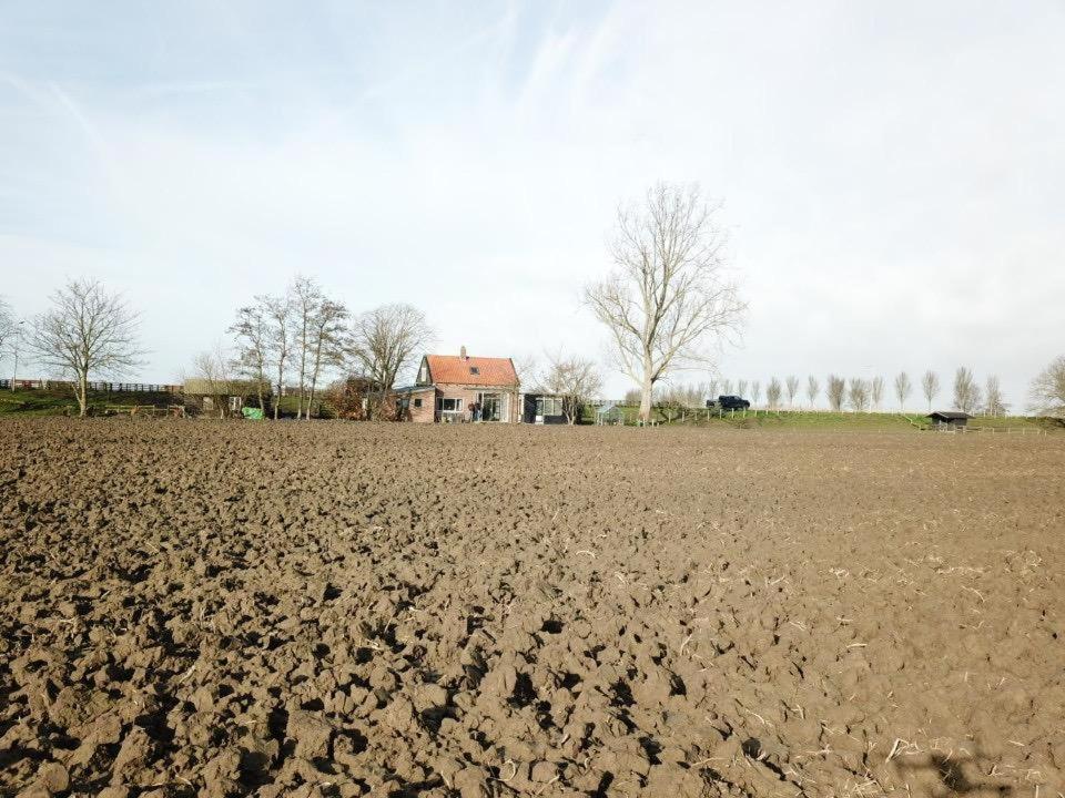 Gastenverblijf Goudswaard Villa Exterior photo